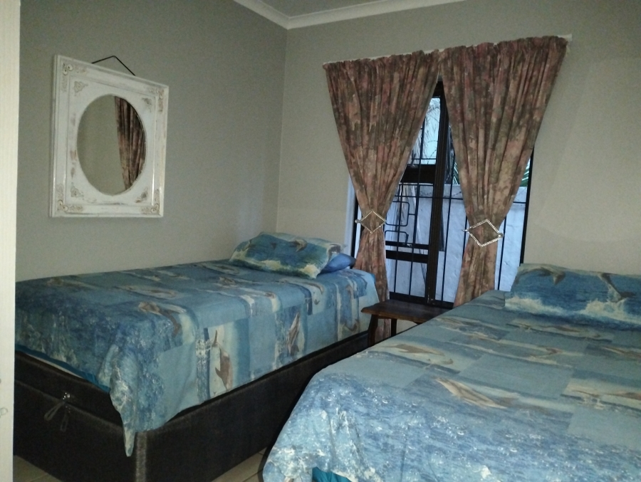 To Let 2 Bedroom Property for Rent in Wavecrest Eastern Cape